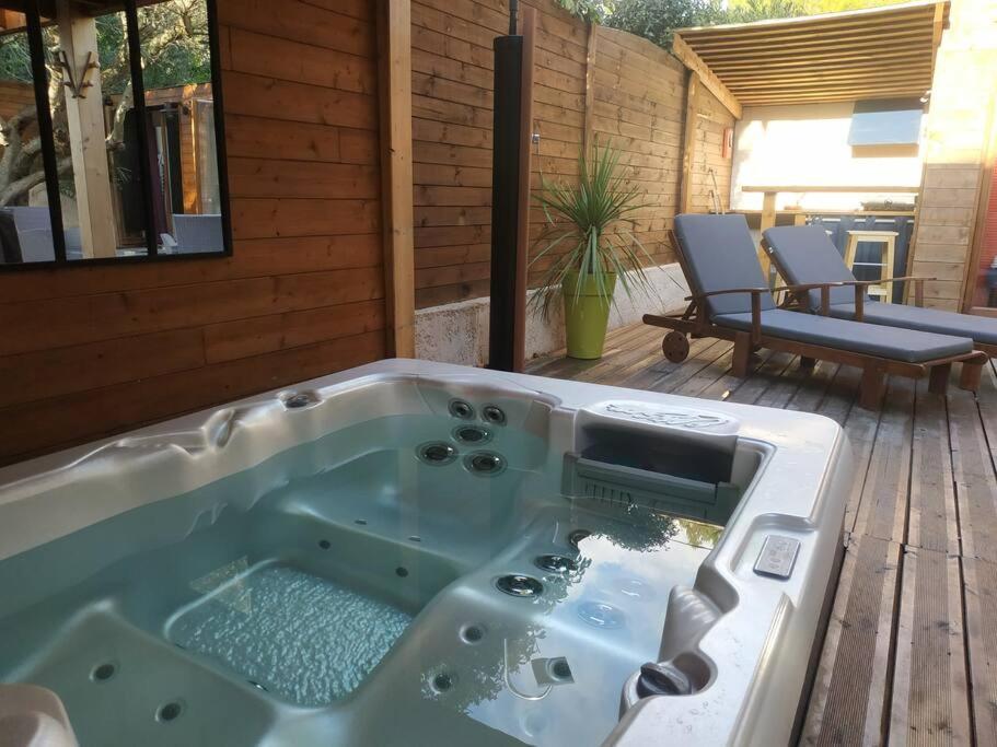 Studio Jacuzzi Prive A 8 Min A Pied De La Plage Apartment La Ciotat Exterior foto