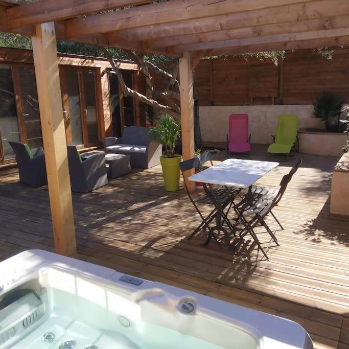 Studio Jacuzzi Prive A 8 Min A Pied De La Plage Apartment La Ciotat Exterior foto
