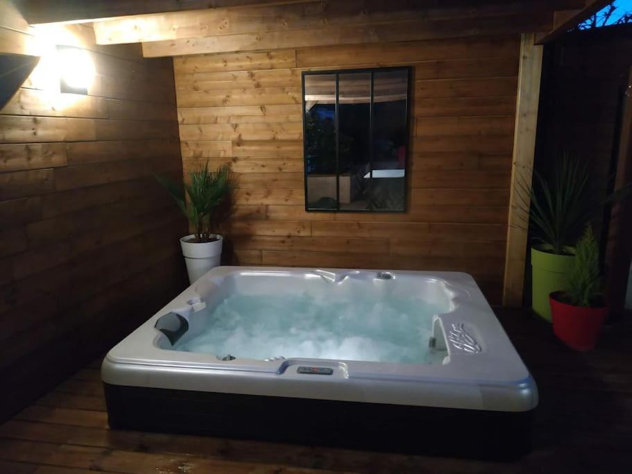 Studio Jacuzzi Prive A 8 Min A Pied De La Plage Apartment La Ciotat Exterior foto